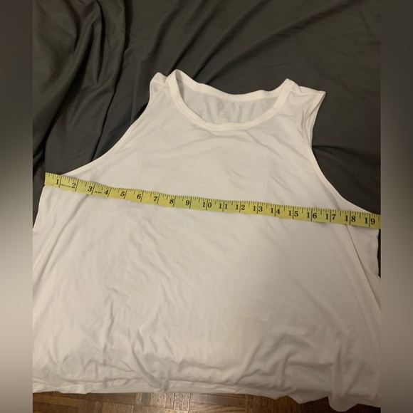 **2 for $20**🛍️OLD NAVY White Workout Tank Top Large - Picture 7 of 8